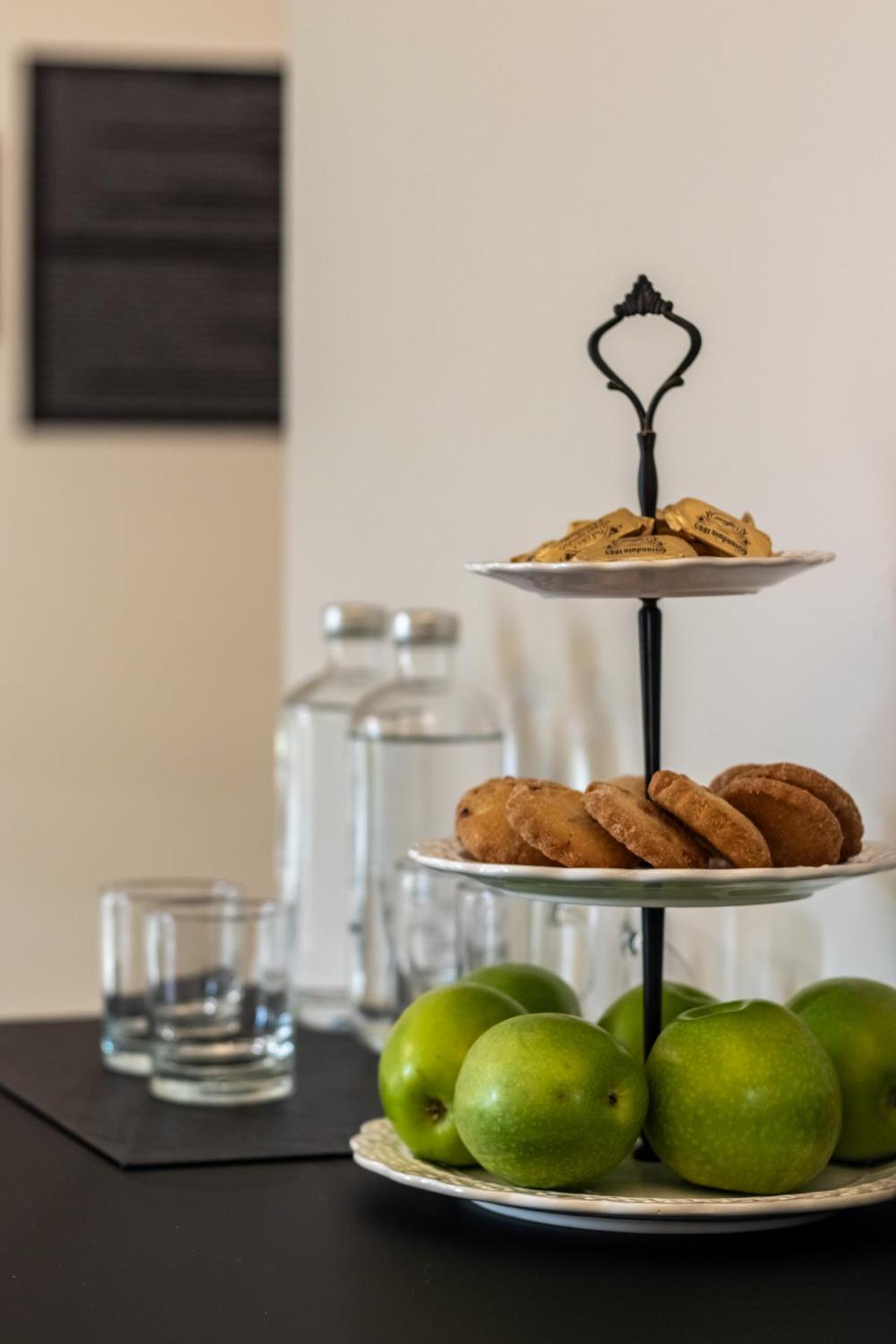 Il Faro Luxury Rooms & Lounge ลาสเปเซีย ภายนอก รูปภาพ