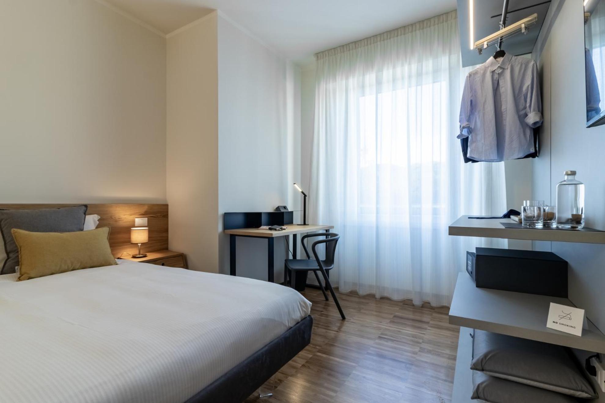 Il Faro Luxury Rooms & Lounge ลาสเปเซีย ภายนอก รูปภาพ
